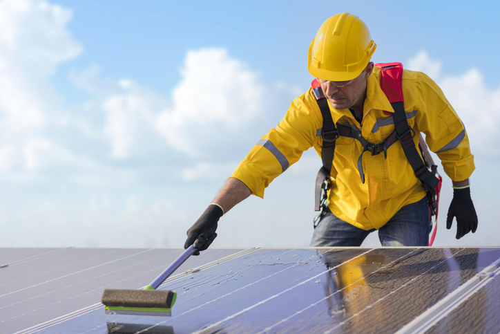 Hoe zonnepanelen reinigen